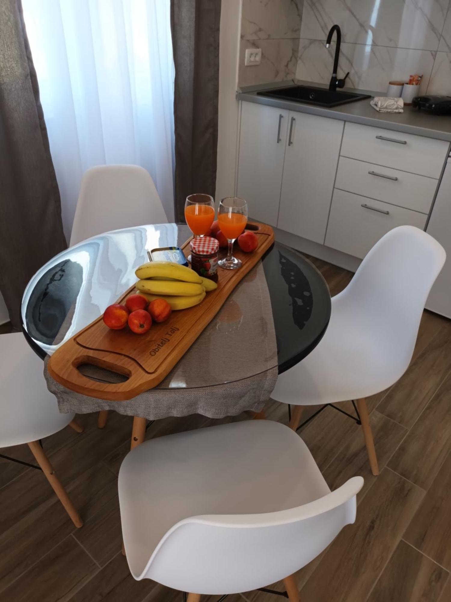 Apartmani Tolj Makarska Kültér fotó